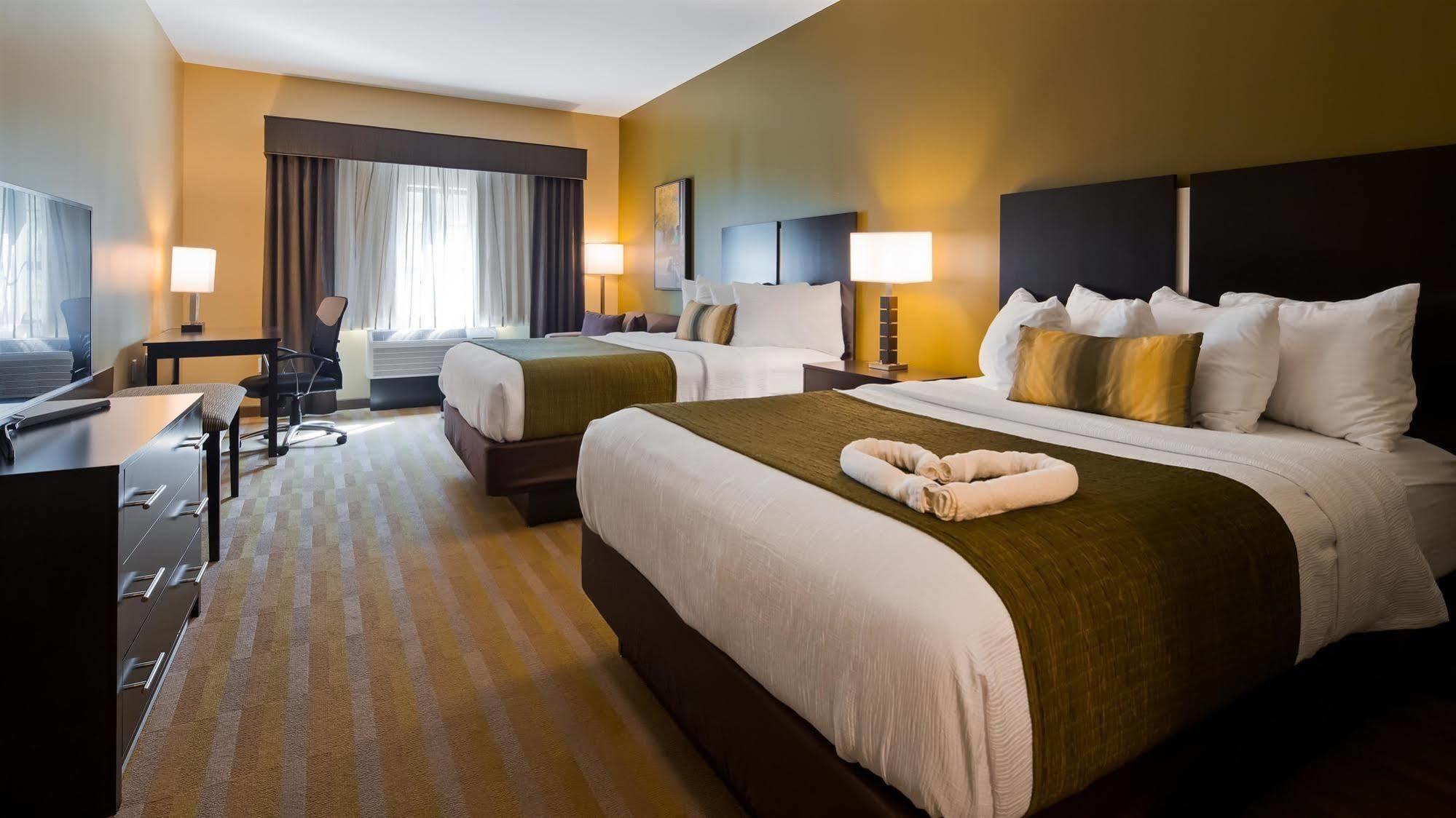 Best Western Plus Franciscan Square Inn & Suites Steubenville Esterno foto