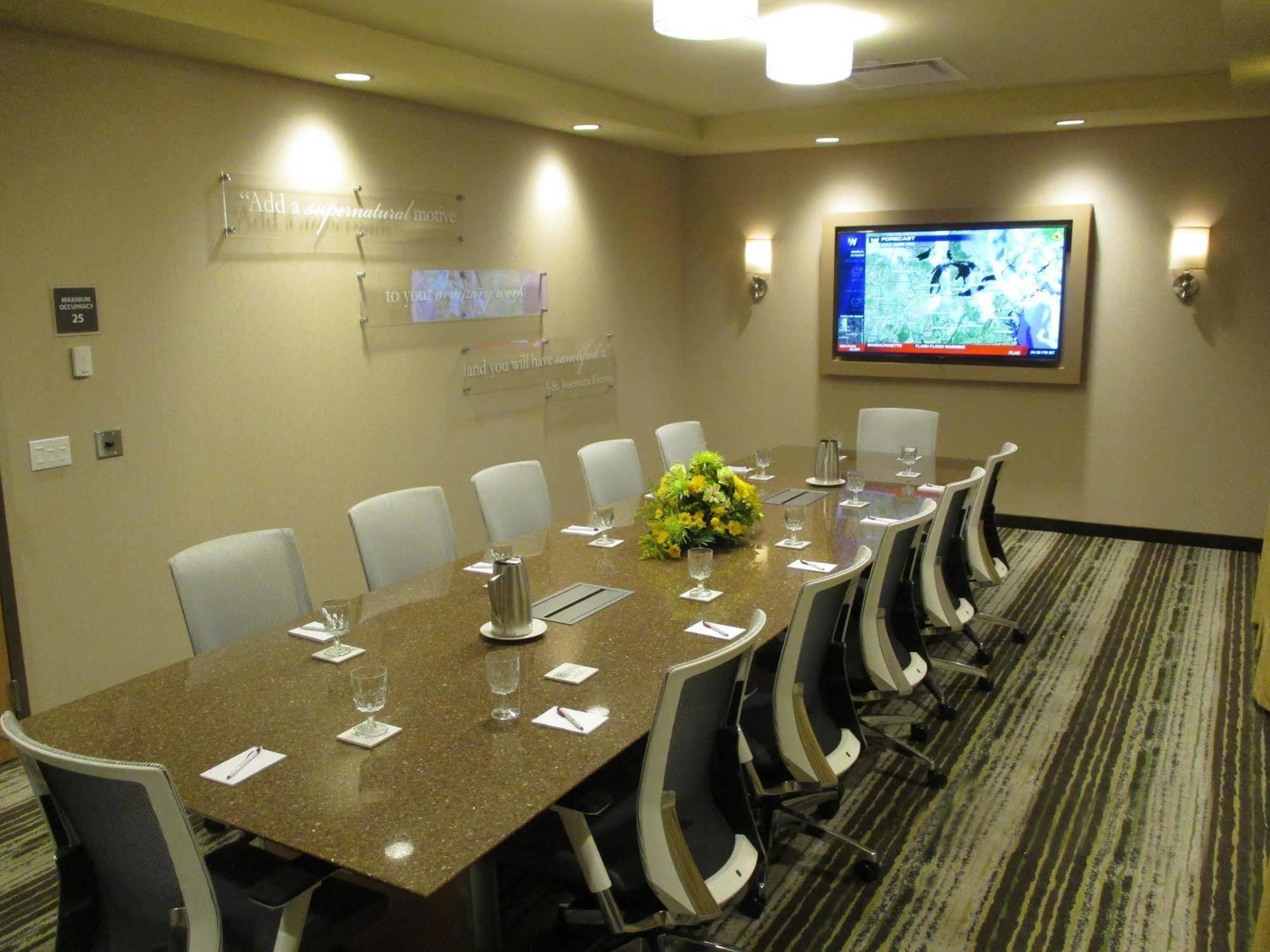 Best Western Plus Franciscan Square Inn & Suites Steubenville Esterno foto