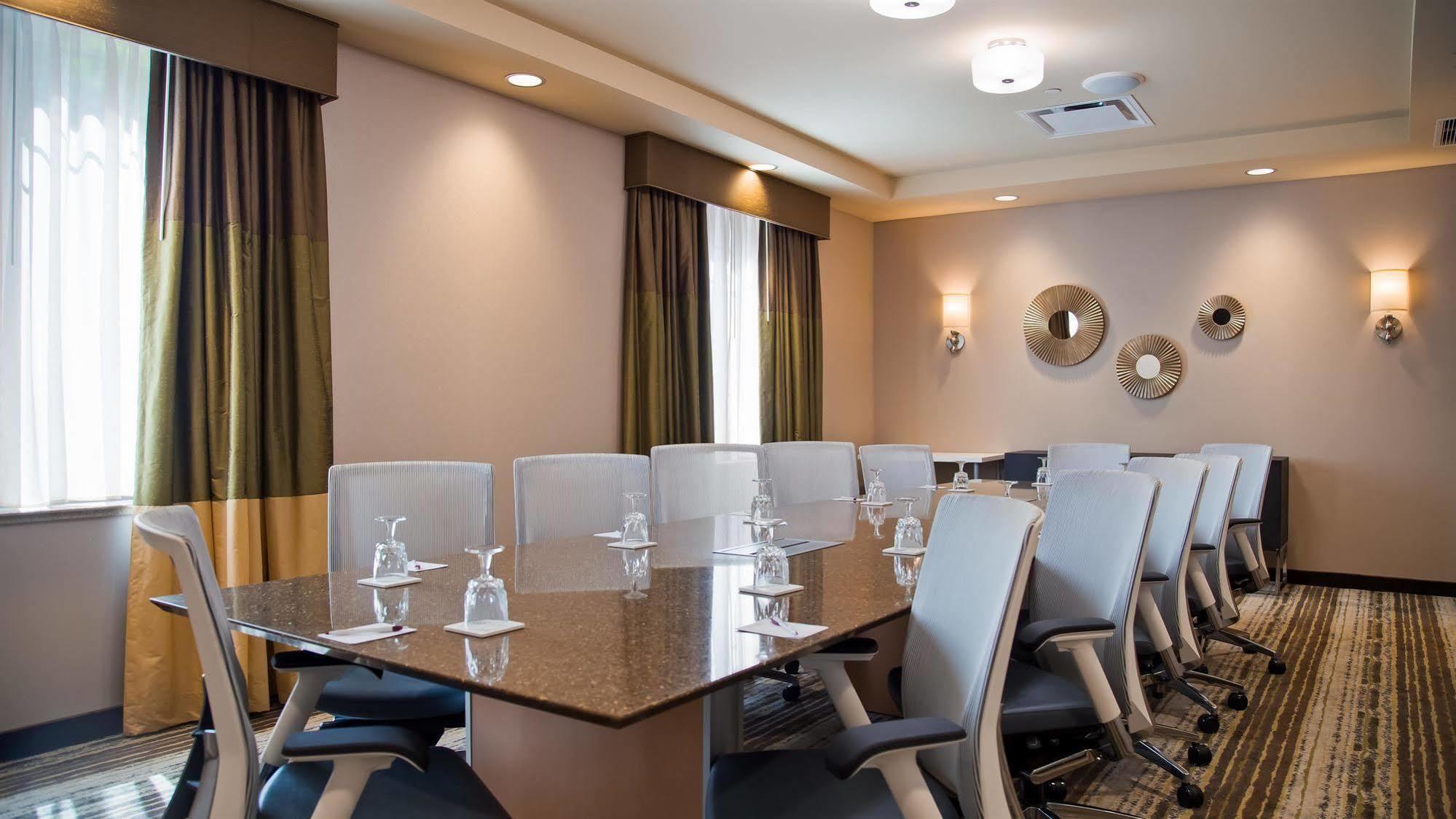 Best Western Plus Franciscan Square Inn & Suites Steubenville Esterno foto