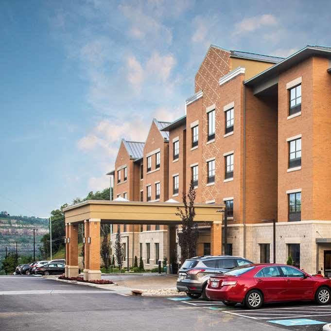 Best Western Plus Franciscan Square Inn & Suites Steubenville Esterno foto